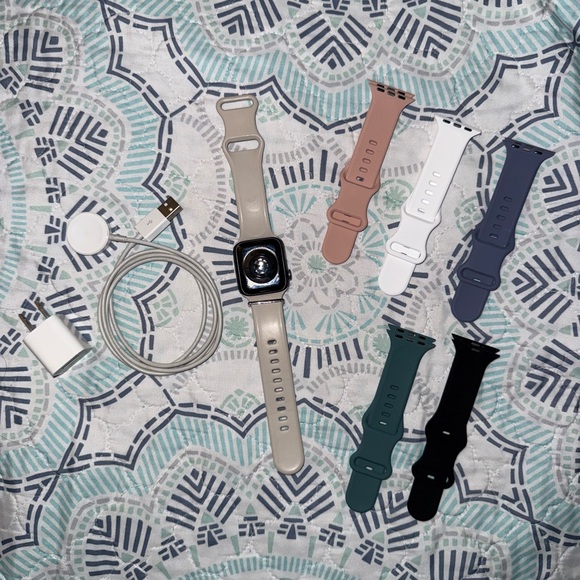 Apple Watch - Picture 2 of 4